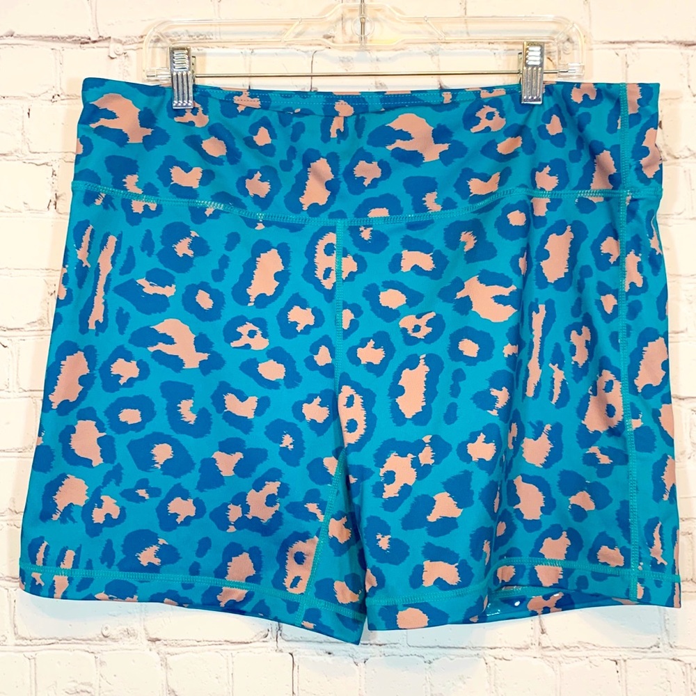 Iam | MFG athletic shorts animal print I am becoming